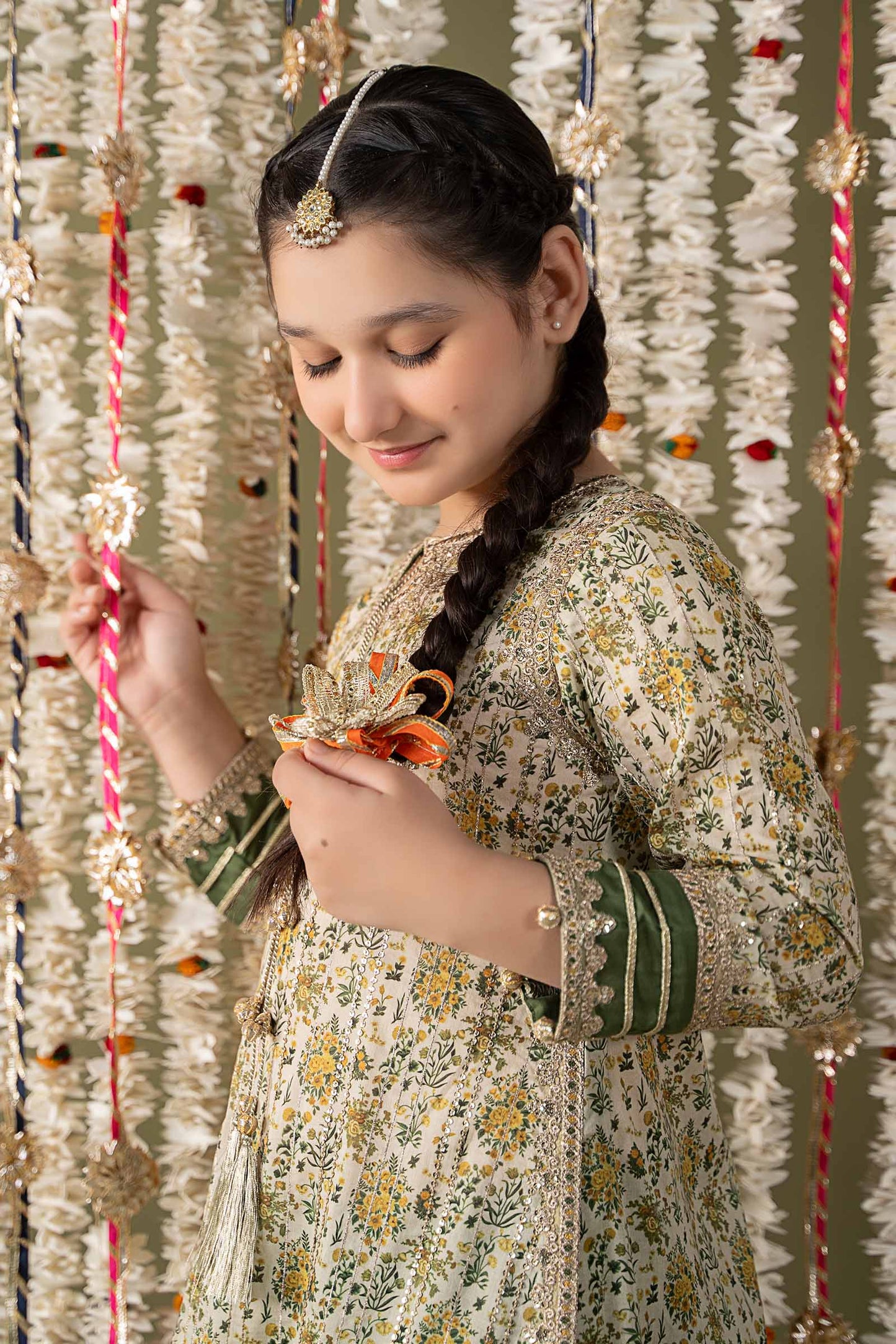 3 Piece Embroidered Lawn Suit :k-014