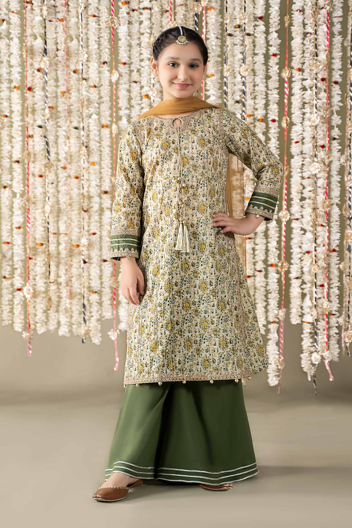 3 Piece Embroidered Lawn Suit :k-014